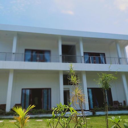 Villa The Local Are Guling à Kuta  Extérieur photo