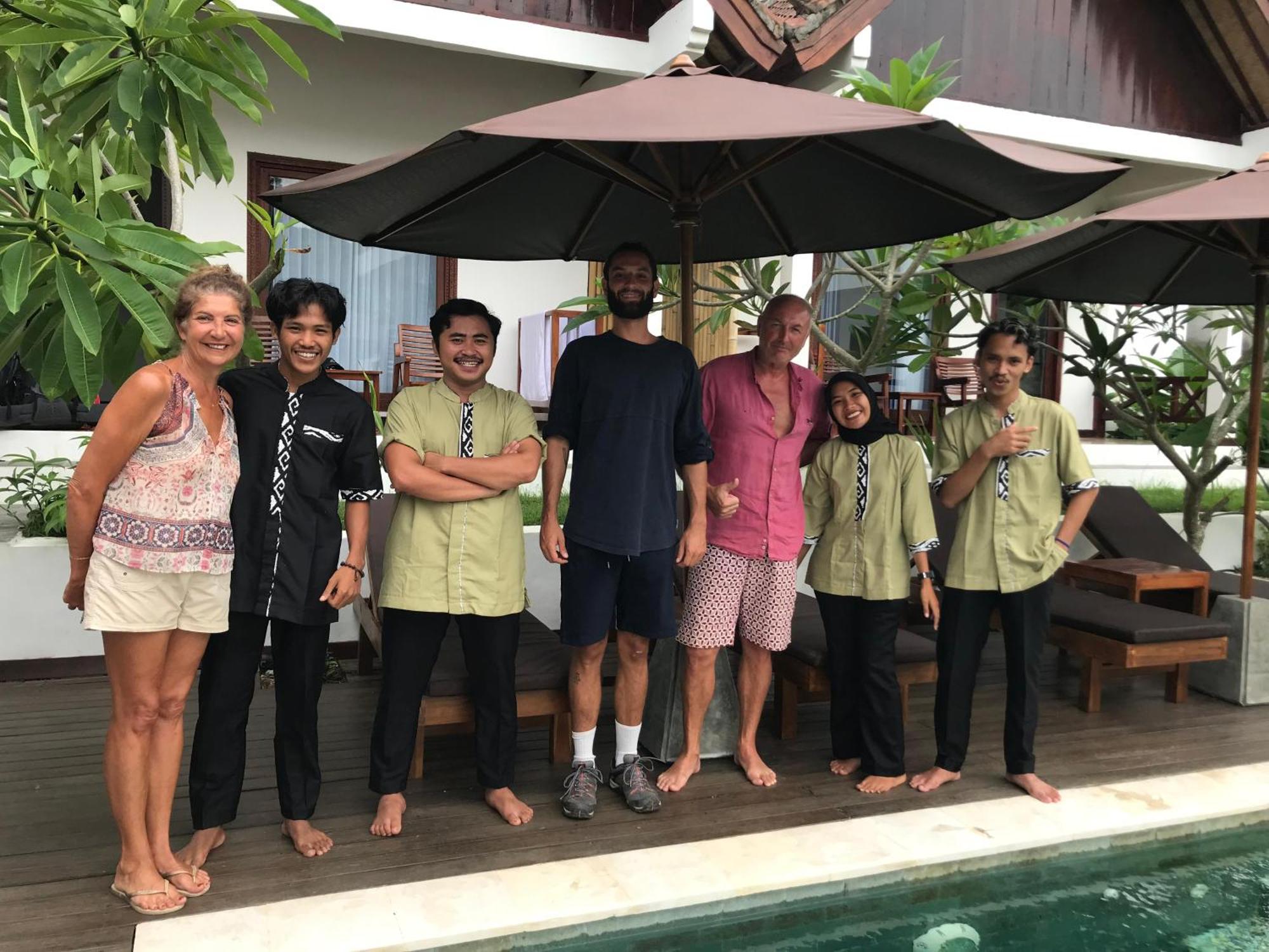 Villa The Local Are Guling à Kuta  Extérieur photo