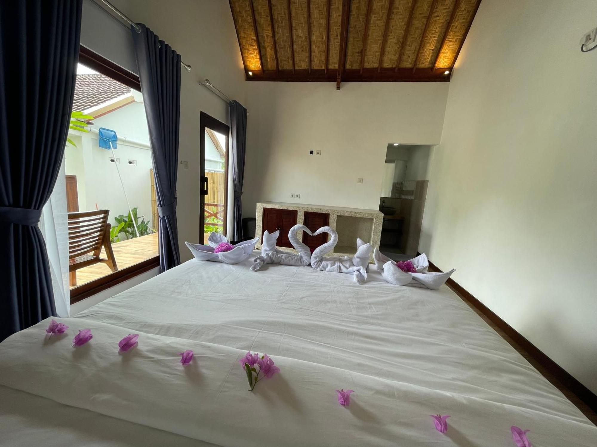 Villa The Local Are Guling à Kuta  Extérieur photo