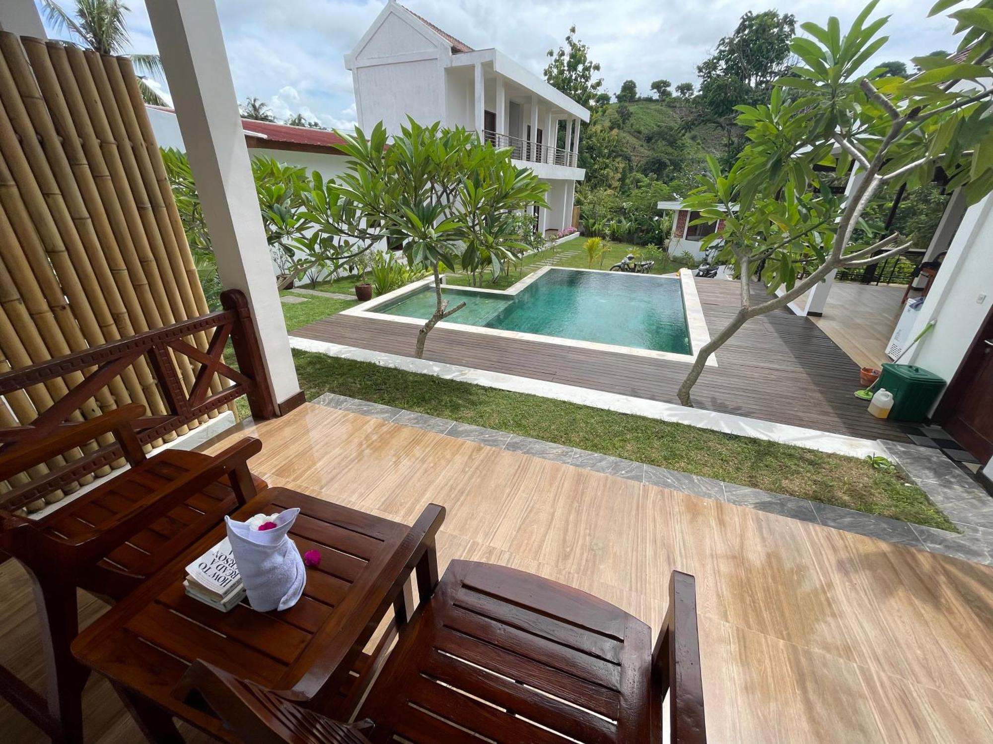 Villa The Local Are Guling à Kuta  Extérieur photo